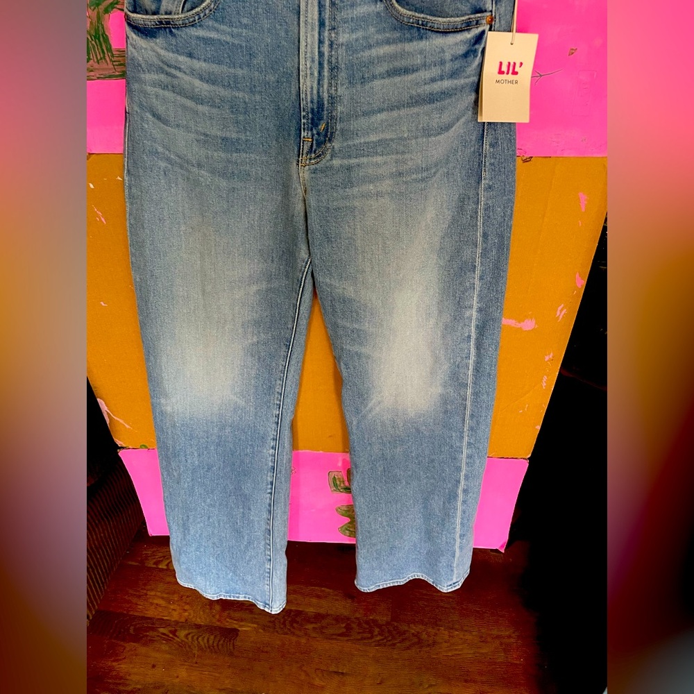 Women's Light Blue Jeans

Located - Durham Nc

Size 27 slim